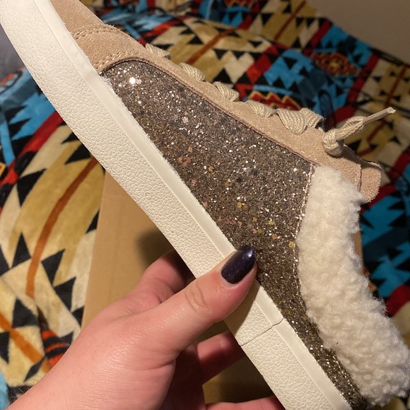 VINTAGE HAVANA TAN & GOLD HEARTY SNEAKER - Picture 3 of 5